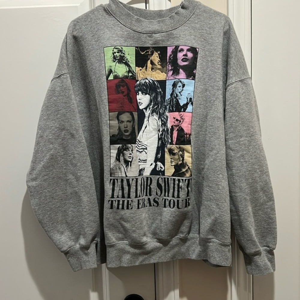 Taylor Swift Eras Tour‎ Crewneck Gray Size Large